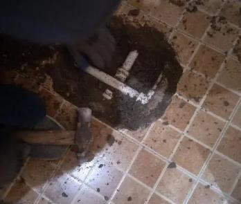 镇江市卫生间漏水维修公司为您分享下卫生间渗水如何处理及注意事项